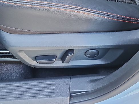 Used 2025 Nissan Rogue SV image 14