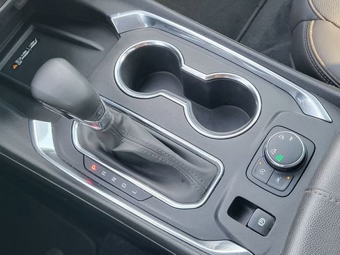 Used 2023 Chevrolet Traverse High Country image 18