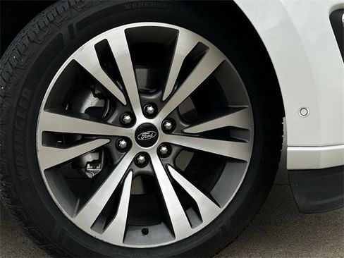 Used 2020 Ford Expedition Platinum image 11