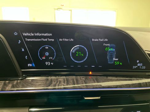 Used 2023 Cadillac Escalade Premium Luxury image 43