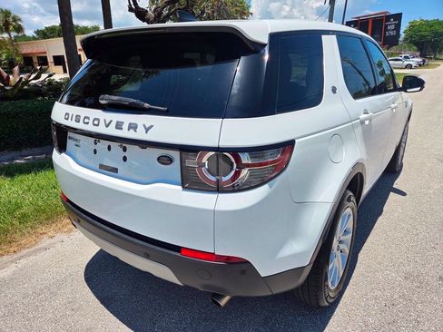 Used 2017 Land Rover Discovery Sport HSE AWD/4WD image 12
