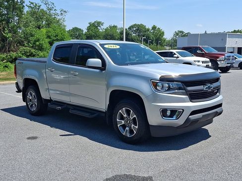 Used 2016 Chevrolet Colorado Z71 AWD/4WD image 3