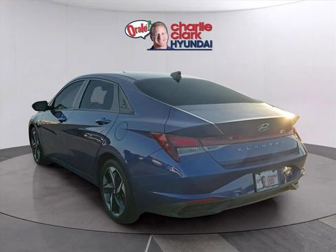 Used 2023 Hyundai Elantra SEL w/ Convenience Package image 6