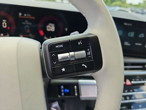 Certified 2025 Hyundai Santa Fe SE FWD image 18