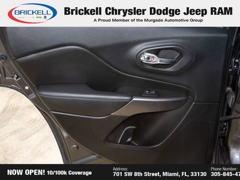 Used 2019 Jeep Cherokee Limited image 11