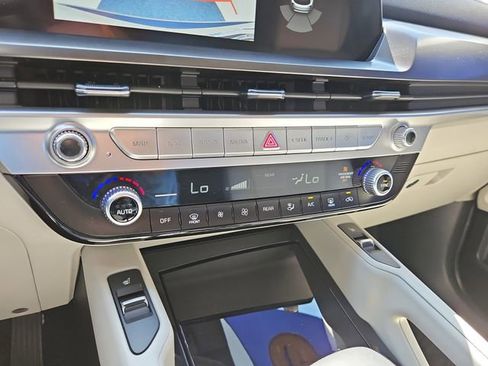 Certified 2024 Kia Telluride S FWD image 26