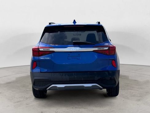 Used 2023 Kia Seltos LX AWD/4WD image 4