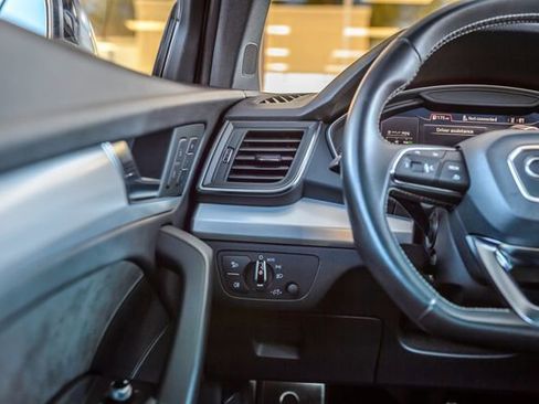 Used 2018 Audi SQ5 Premium Plus w/ Navigation Package image 27