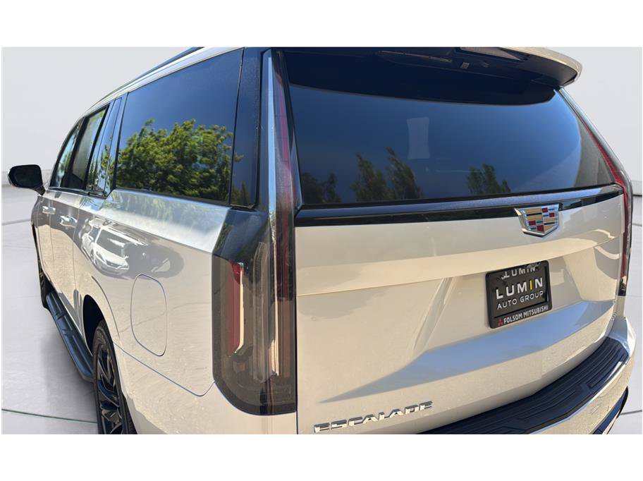 Used 2021 Cadillac Escalade ESV Sport w/ Driver Assist Tech Package AWD/4WD image 31
