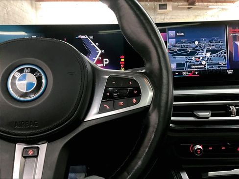 Used 2023 BMW i4 eDrive40 w/ M Sport Package image 21