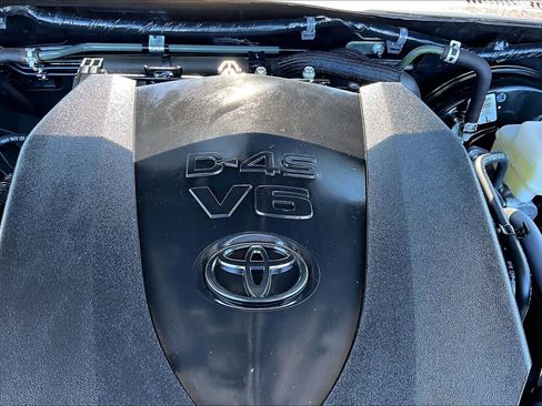 Used 2023 Toyota Tacoma SR AWD/4WD image 32