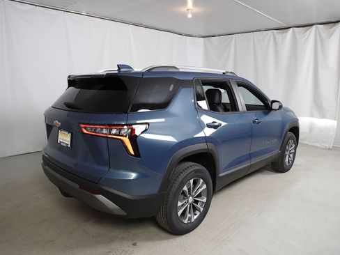 New 2026 Chevrolet Equinox LT w/ Convenience Package II image 3