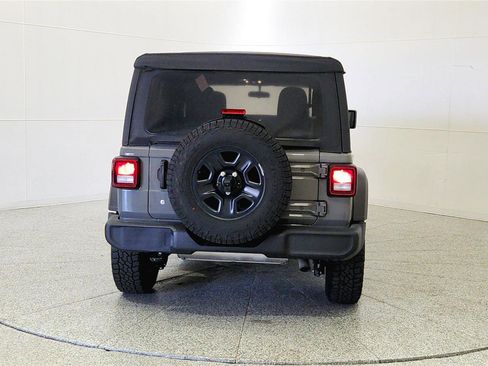 Used 2022 Jeep Wrangler Unlimited Sport AWD/4WD image 6