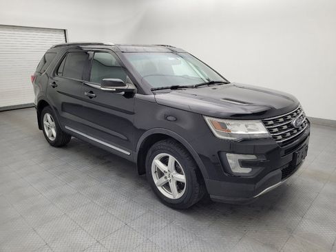 Used 2016 Ford Explorer XLT w/ Equipment Group 201A AWD/4WD image 11