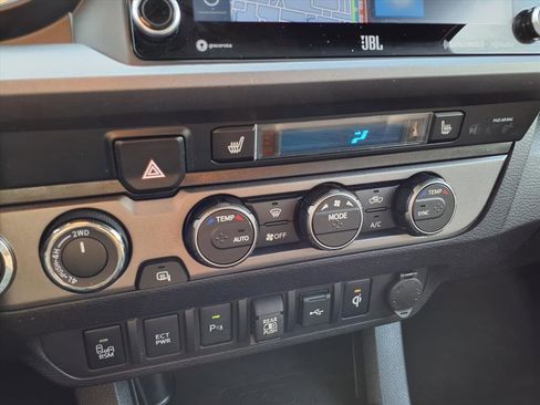 Used 2023 Toyota Tacoma TRD Off-Road image 8