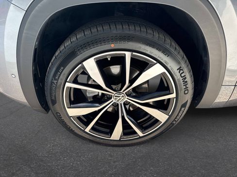 Used 2024 Volkswagen Atlas SEL Premium R-Line AWD/4WD image 10
