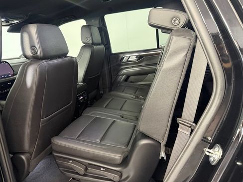 Used 2025 Chevrolet Tahoe Z71 AWD/4WD image 28