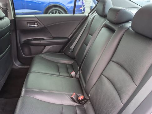 Used 2017 Honda Accord Touring image 17