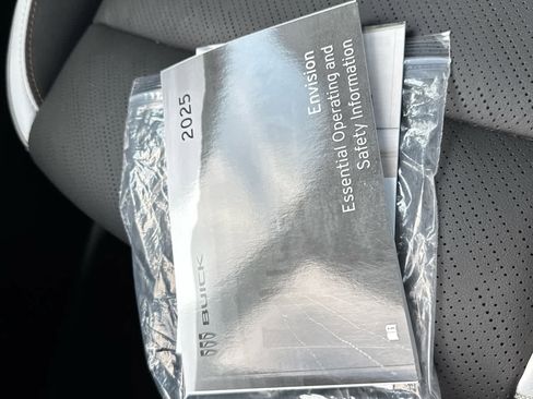 Used 2025 Buick Envision Sport Touring image 27