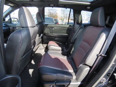Certified 2021 Honda Pilot Black Edition image 14