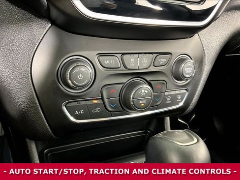 Used 2019 Jeep Cherokee Limited AWD/4WD image 15