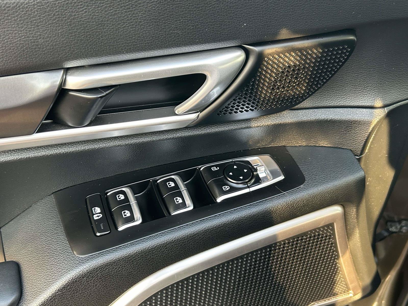 Used 2025 Kia Telluride S FWD image 13