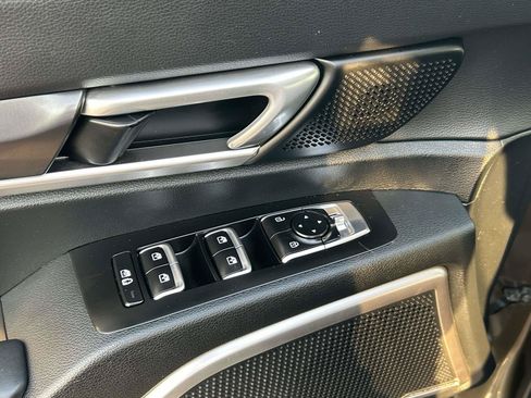Used 2025 Kia Telluride S FWD image 13