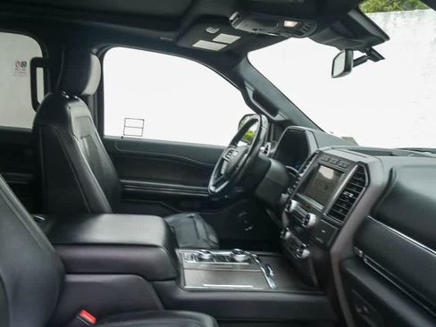 Used 2019 Ford Expedition Limited w/ Equipment Group 302A AWD/4WD image 15