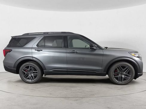 Used 2026 Ford Explorer ST AWD/4WD image 4