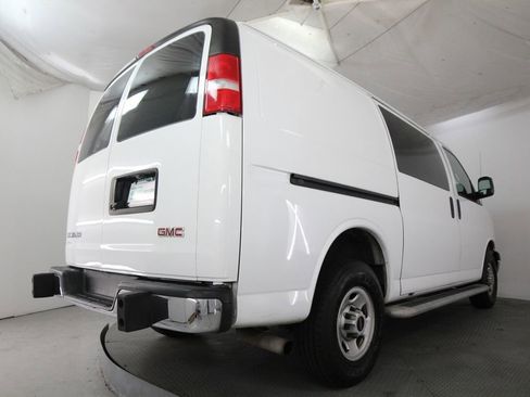 Used 2019 GMC Savana 2500 w/ Driver Convenience Package RWD image 9