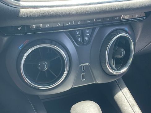 Used 2025 Chevrolet Blazer LT image 11