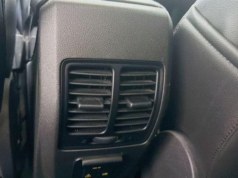 Used 2015 Ford Escape Titanium FWD image 27