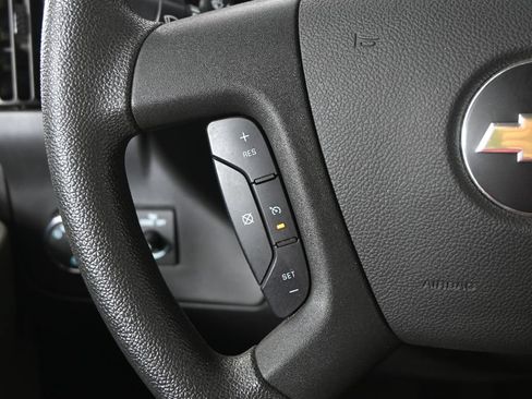 Used 2017 Chevrolet Express 3500 RWD image 33