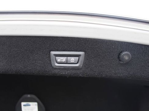 Used 2018 BMW 740i image 39