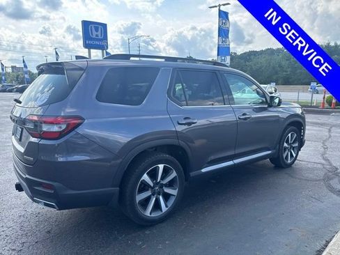 Used 2023 Honda Pilot Touring image 4