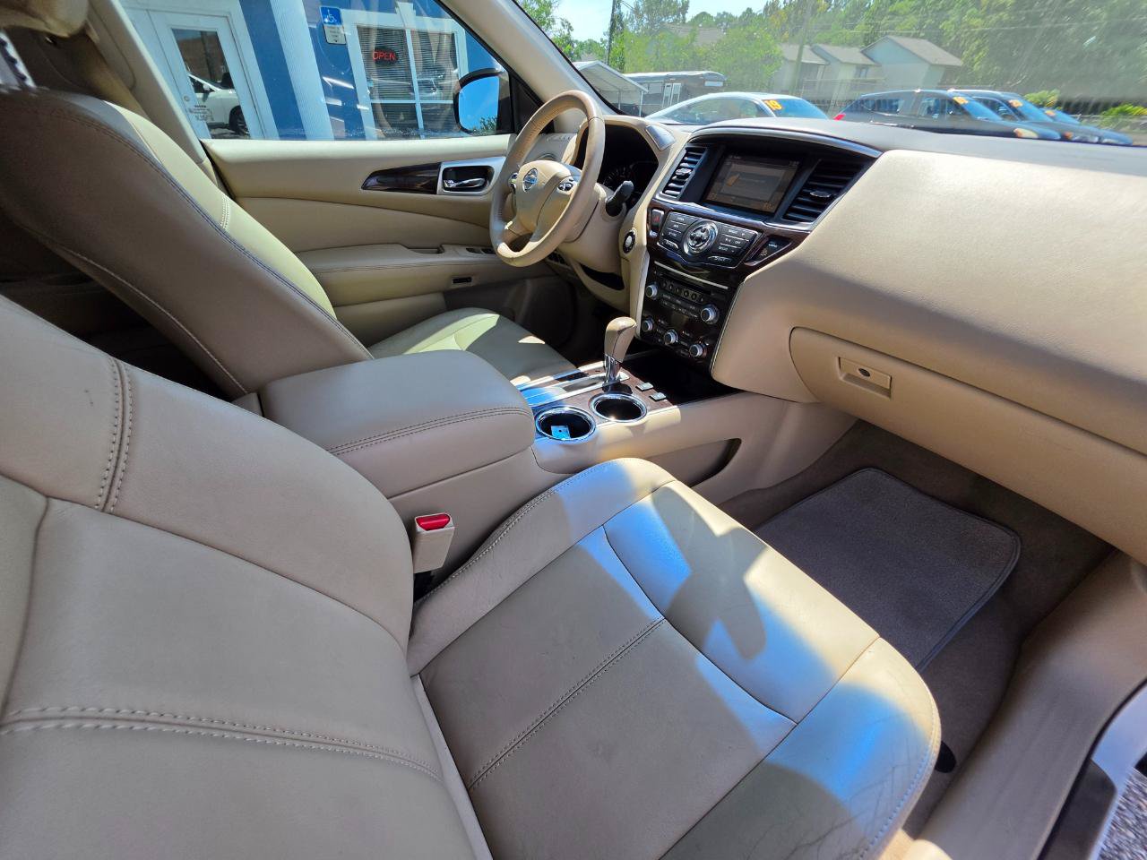 Used 2014 Nissan Pathfinder SL w/ Trailer Tow Package FWD image 28