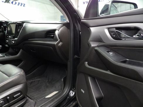 Used 2021 Chevrolet Traverse RS w/ LPO, Floor Liner Package AWD/4WD image 38