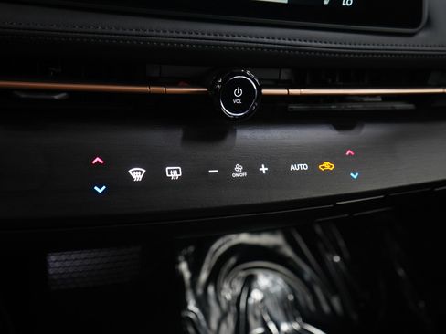 Used 2025 Nissan Ariya AWD image 22