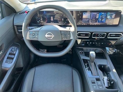 New 2026 Nissan Sentra SR FWD image 12
