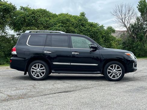 Used 2013 Lexus LX 570 4WD w/ Luxury Pkg image 8
