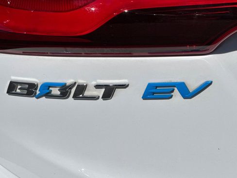 Used 2020 Chevrolet Bolt Premier w/ Infotainment Package image 47