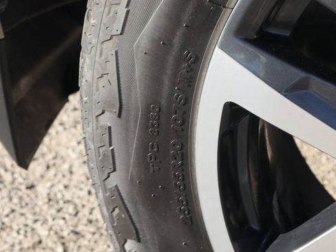 Used 2023 Chevrolet Colorado Z71 w/ Z71 Convenience Package 2 image 51