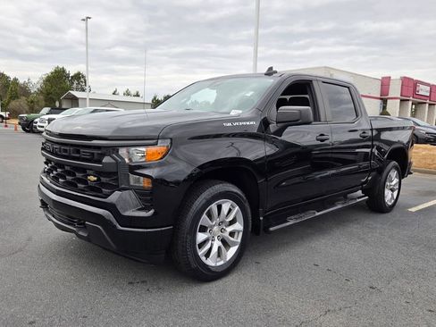 Used 2022 Chevrolet Silverado 1500 Custom image 3