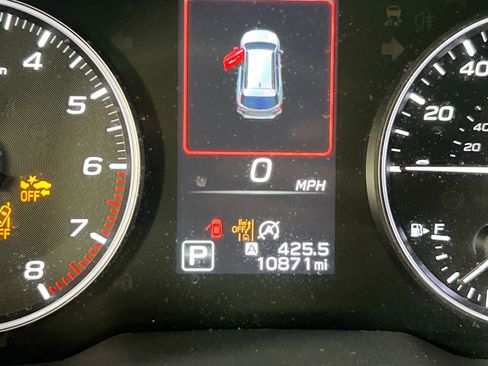 Used 2023 Subaru Outback Premium image 12