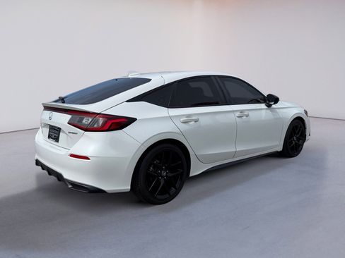 Used 2023 Honda Civic Sport image 3