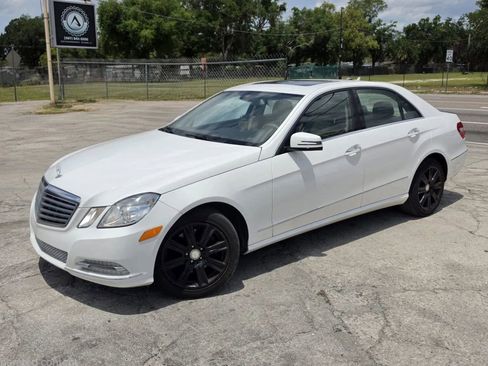 Used 2013 Mercedes-Benz E 350 Sedan image 4