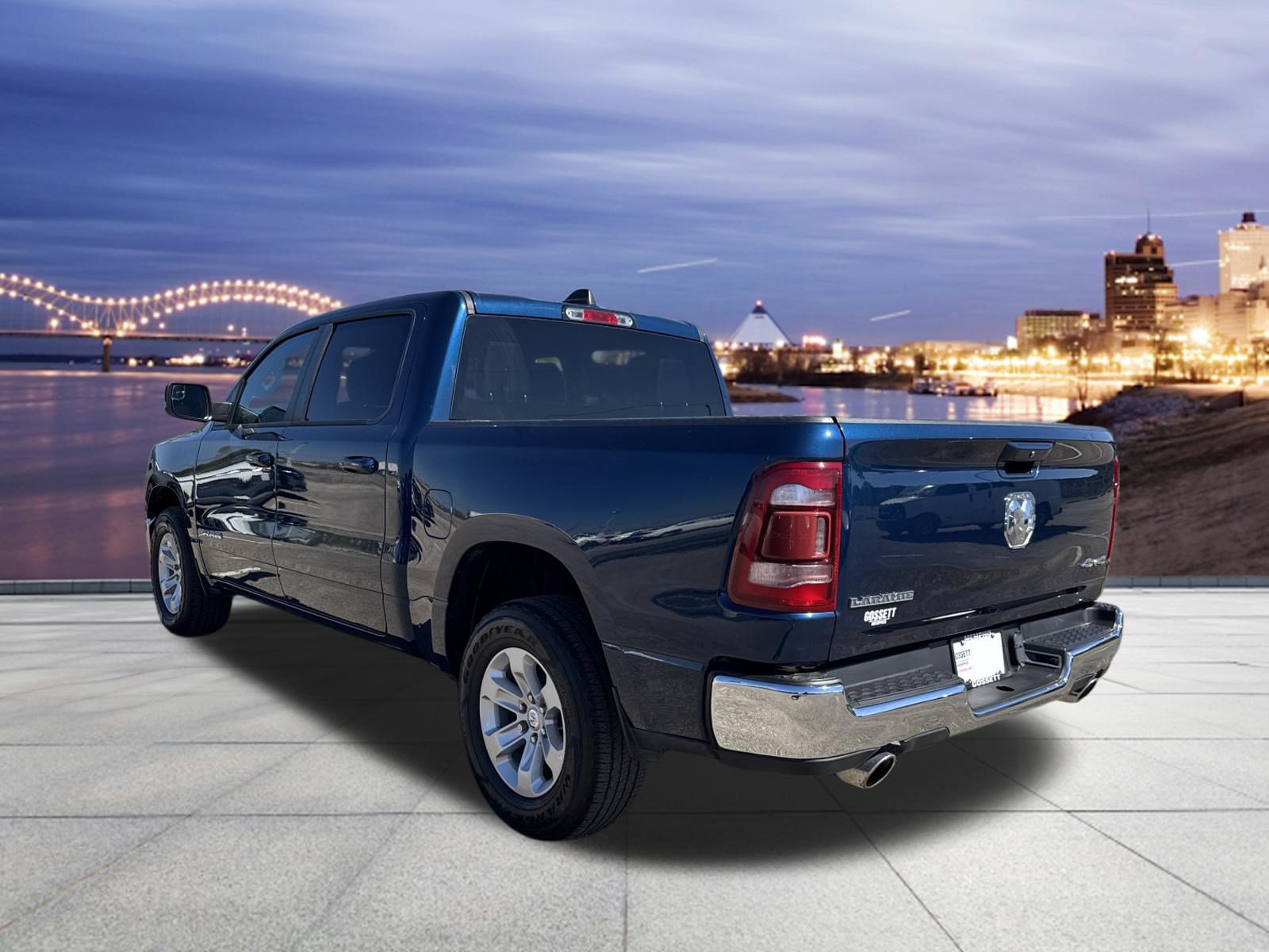 Used 2024 RAM 1500 Laramie AWD/4WD image 3