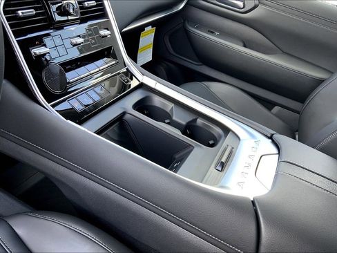 New 2025 Nissan Armada SV image 10