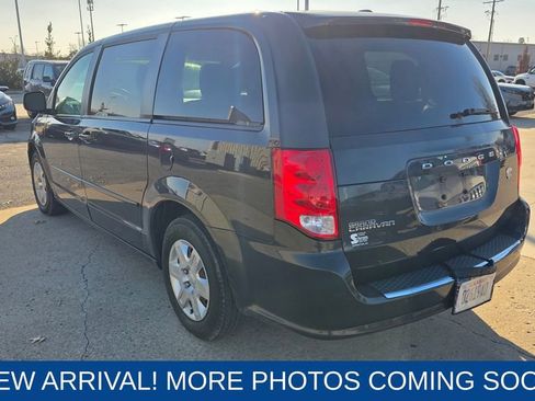 Used 2011 Dodge Grand Caravan Express image 3