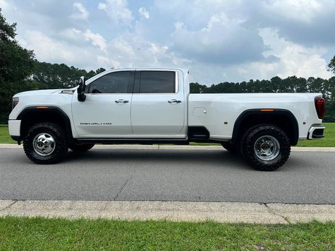 Used 2022 GMC Sierra 3500 Denali w/ Denali Ultimate Package AWD/4WD image 8